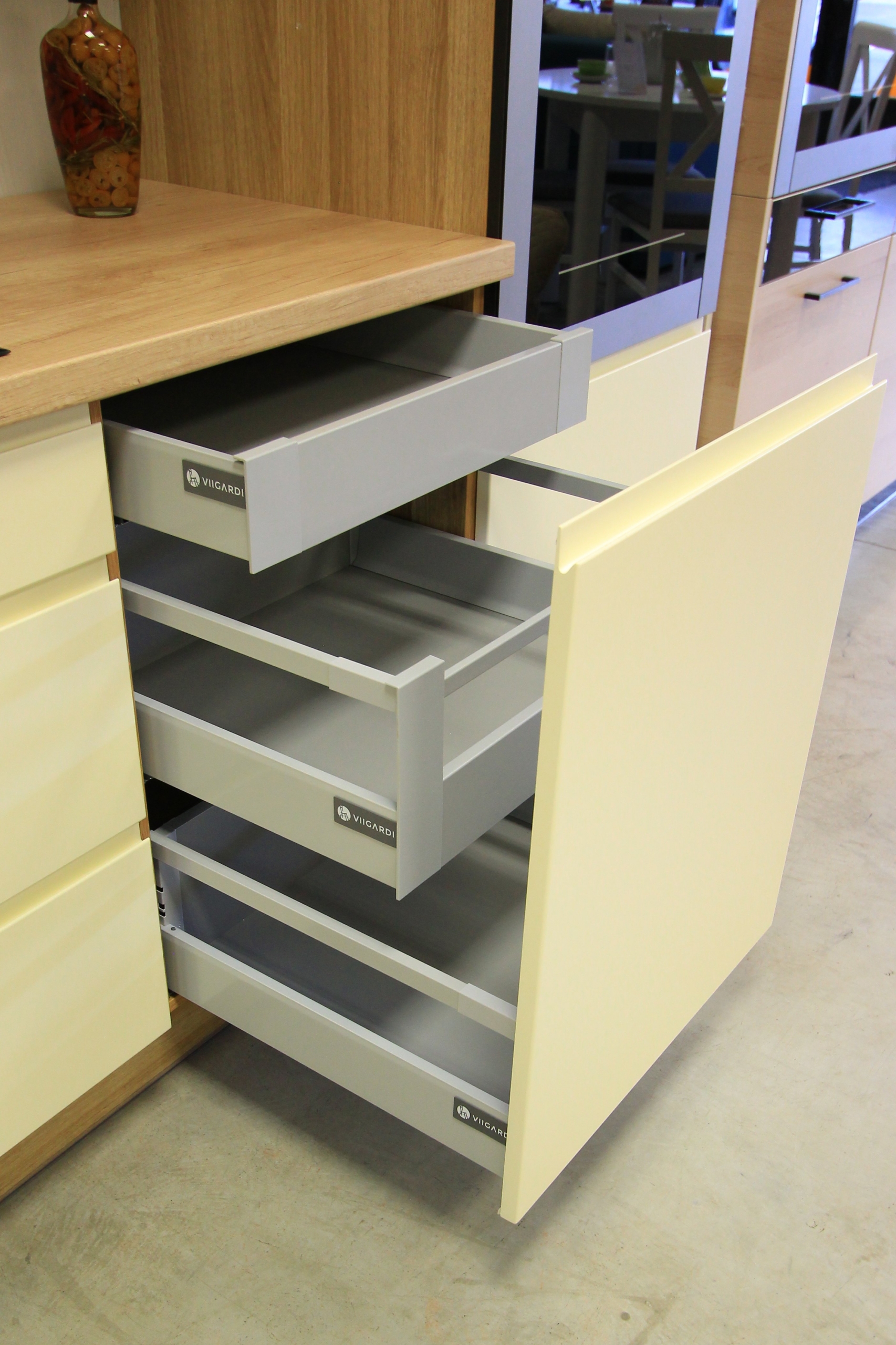 Sisesahtlid_ay7380z2ihbvold